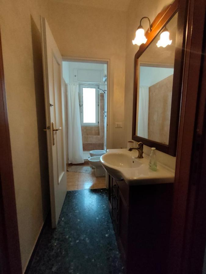 Bed and Breakfast Dolce Notte, Near San Martino Hospital Genua Exterior foto